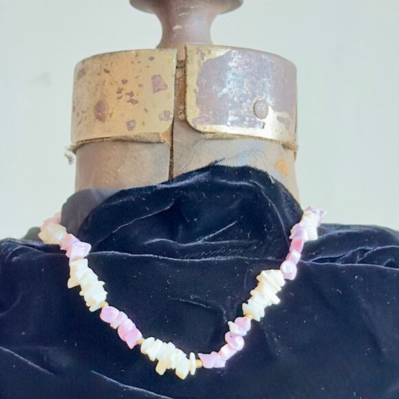 shell necklace - Picture 1 of 4